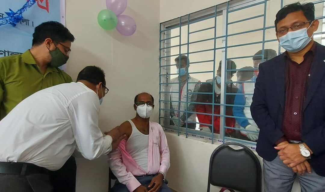 চরফ্যাসনে কোভিড-১৯ টিকাদান উদ্বোধন, প্রাথমিক বরাদ্দ ১২ হাজার ডোজ
