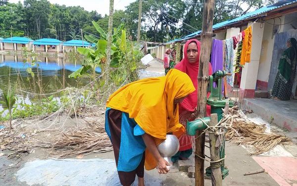 রেডিও মেঘনার সংবাদ প্রচারের পরে আশ্রয়নের ৫০টি পরিবার পেয়েছে টিউবওয়েল, মিলেছে বিদ্যুৎ সংযোগও