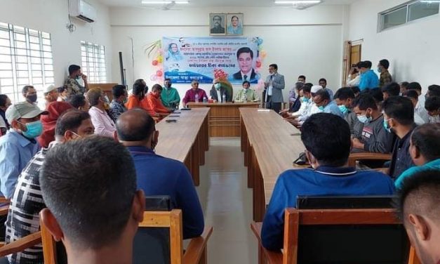 চরফ্যাসনে এইচএসসি পরীক্ষার্থীদের ফাইজারের টিকাদান কার্যক্রমের উদ্বোধন