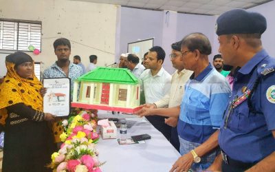 প্রধানমন্ত্রীর উপহার পেয়ে খুশি চরফ্যাসনে ১৬০টি পরিবার