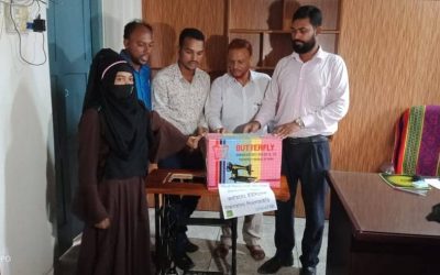 চরফ্যাসনে প্রতিবন্ধী শিশুদের মাঝে সেলাই মেশিন বিতরণ