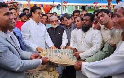 চরফ্যাসনে কৃষকদের বিনামূল্যে সার ও বীজ বিতরণ