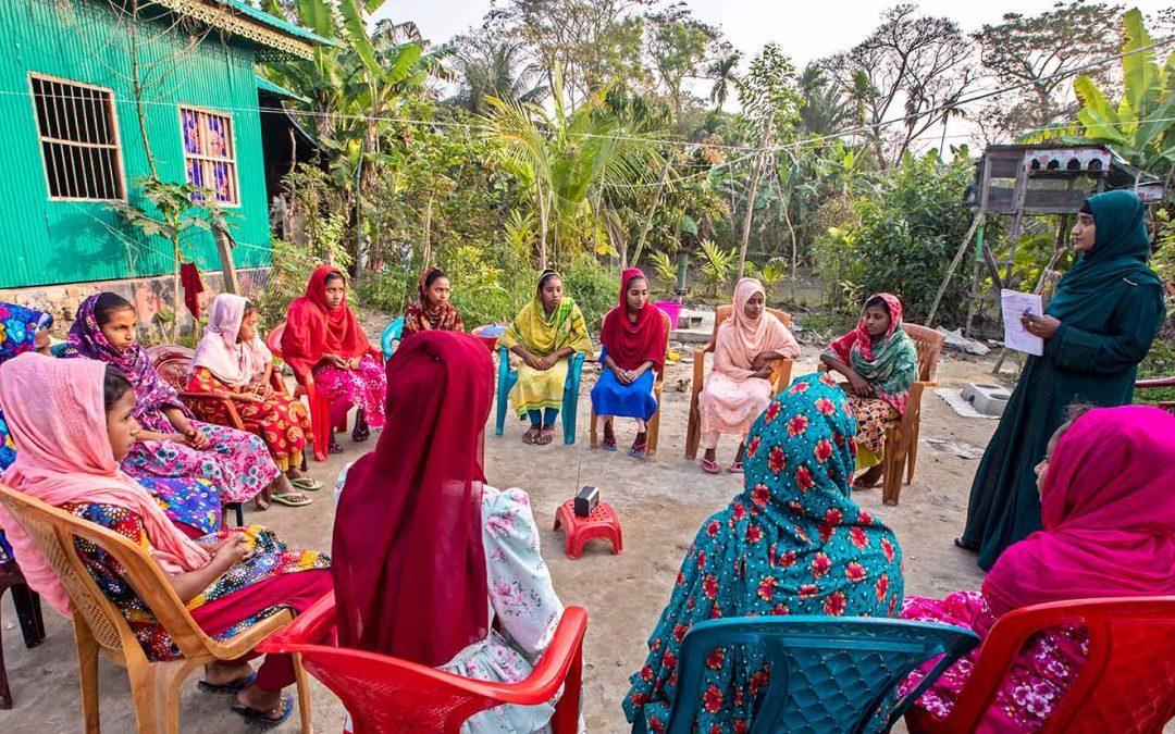 রেডিও মেঘনার কিশোরী ক্লাবে অনুষ্ঠান চলছে