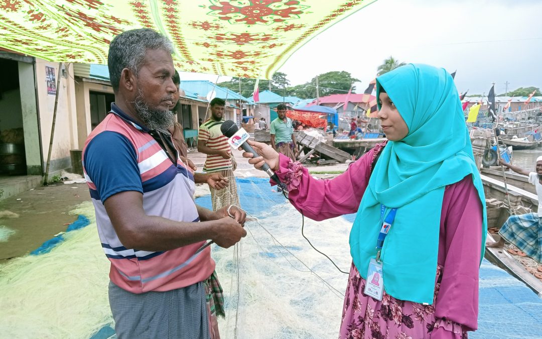 মৎস্যজীবীদের স্বাস্থ সুরক্ষায় নানান পরামর্শ দিয়ে আসছেন মৎস্য কর্মকর্তা জয়ন্ত কুমার অপু