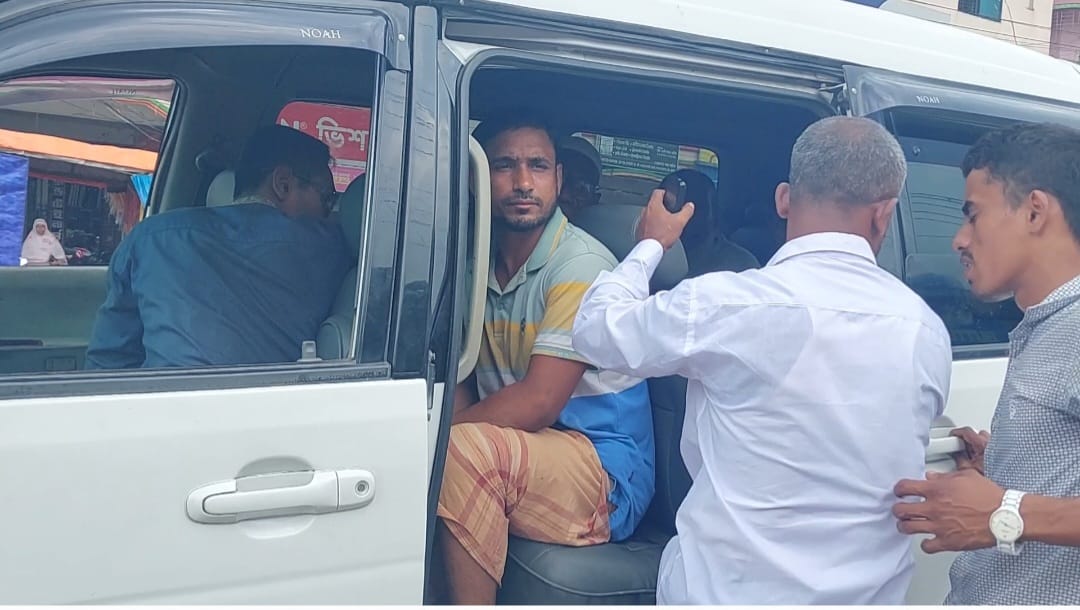 ভোলায় বাস ও সিএনজি চলাচল বন্ধে বিপাকে সাধারন মানুষ