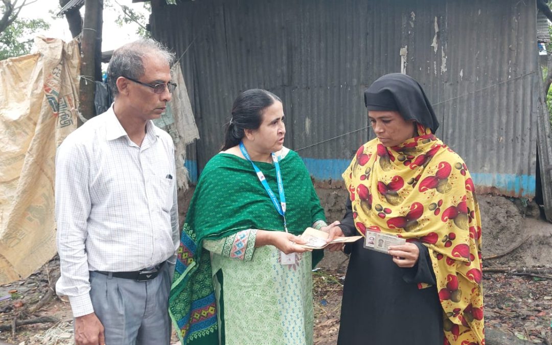 বজ্রপাতে নিহত পরিবারকে কোস্ট ফাউন্ডেশনের আর্থিক সহায়তা প্রদান