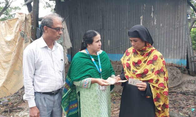 বজ্রপাতে নিহত পরিবারকে কোস্ট ফাউন্ডেশনের আর্থিক সহায়তা প্রদান