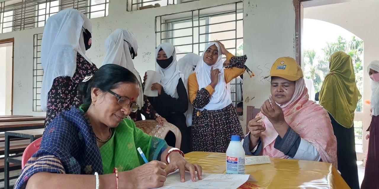 দাসকান্দি মাধ্যমিক বিদ্যালয়ে টাইফয়েড টিকাদান কার্যক্রম সুষ্ঠুভাবে সম্পূর্ণ