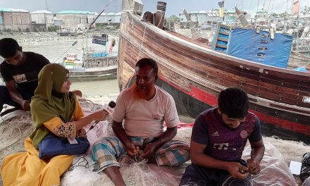 ইলিশ ধরায় নিষেধাজ্ঞা উঠছে আজ, ঘাটগুলোতে বেড়েছে ব্যস্ততা