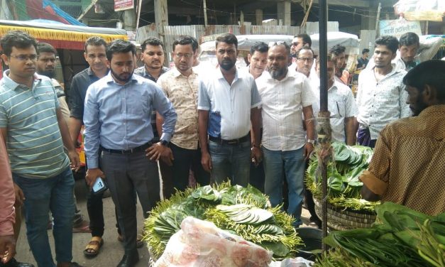 চরফ্যাশনে অবৈধ পার্কিং ও ফুটপাত দখলমুক্ত করতে উচ্ছেদ অভিযান