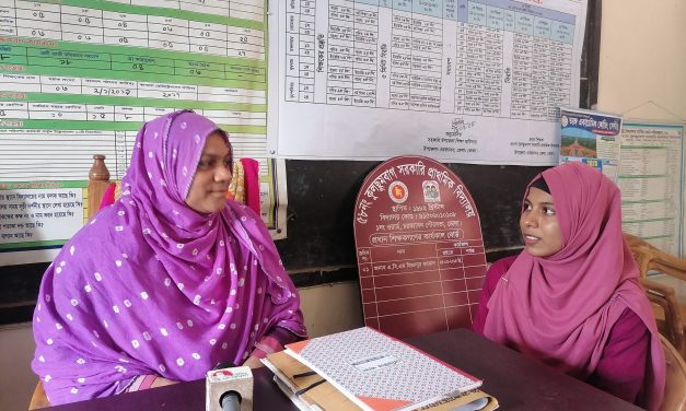 স্কুলে আসা যাওয়ার ক্ষেত্রে নিরাপদে রাস্তা পার হওয়া খুবই গুরুত্বপূর্ন শিক্ষক রুবিনা ইয়াসমিন