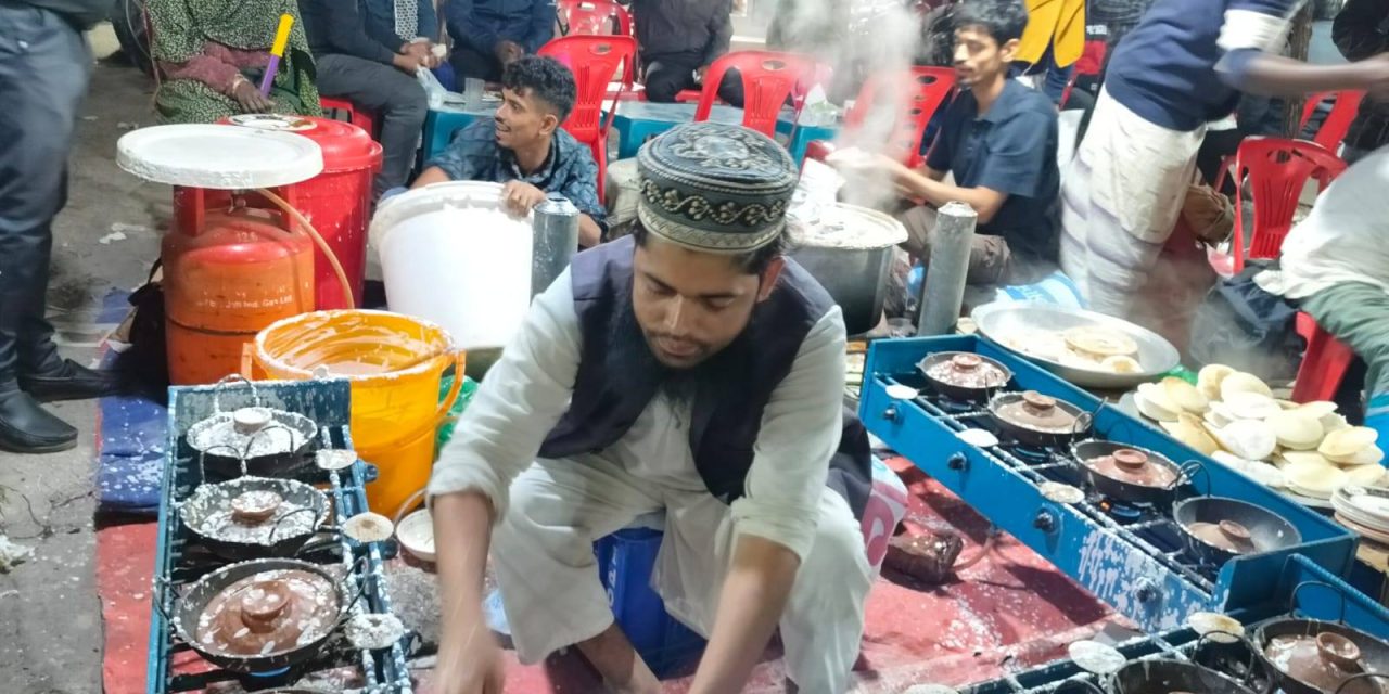 শীতকালীন পিঠায় জমে উঠেছে চরফ্যাশন বাজার