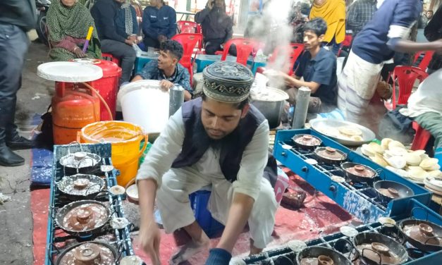 শীতকালীন পিঠায় জমে উঠেছে চরফ্যাশন বাজার