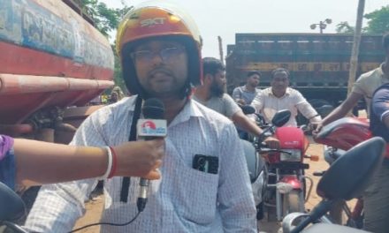 চরফ্যাশনে পেট্রোল ও অকটেন সংগ্রহে দীর্ঘ লাইন