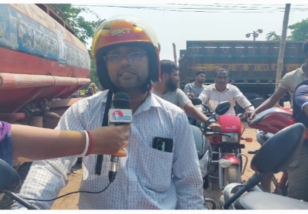 চরফ্যাশনে পেট্রোল ও অকটেন সংগ্রহে দীর্ঘ লাইন