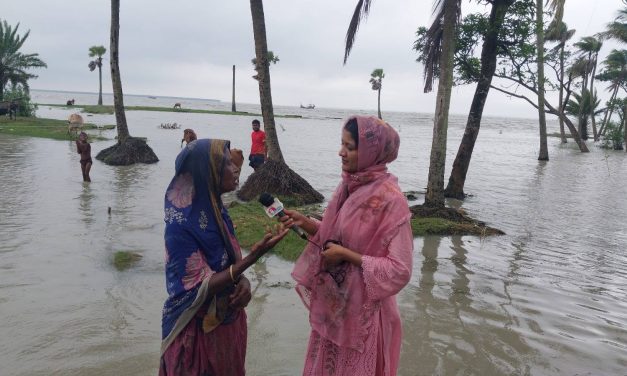 বৈরী আবহাওয়া ও সতর্ক সংকেতের কারণে সমুদ্রে যাচ্ছেন না চরফ্যাশনের জেলেরা