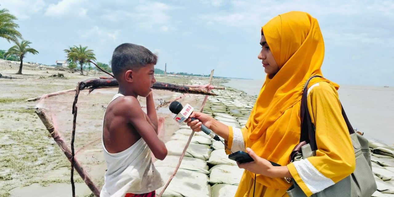 দারিদ্র্যতা কেড়ে নিচ্ছে জেলে পল্লী’র শিশুদের প্রতিষ্ঠানিক শিক্ষা